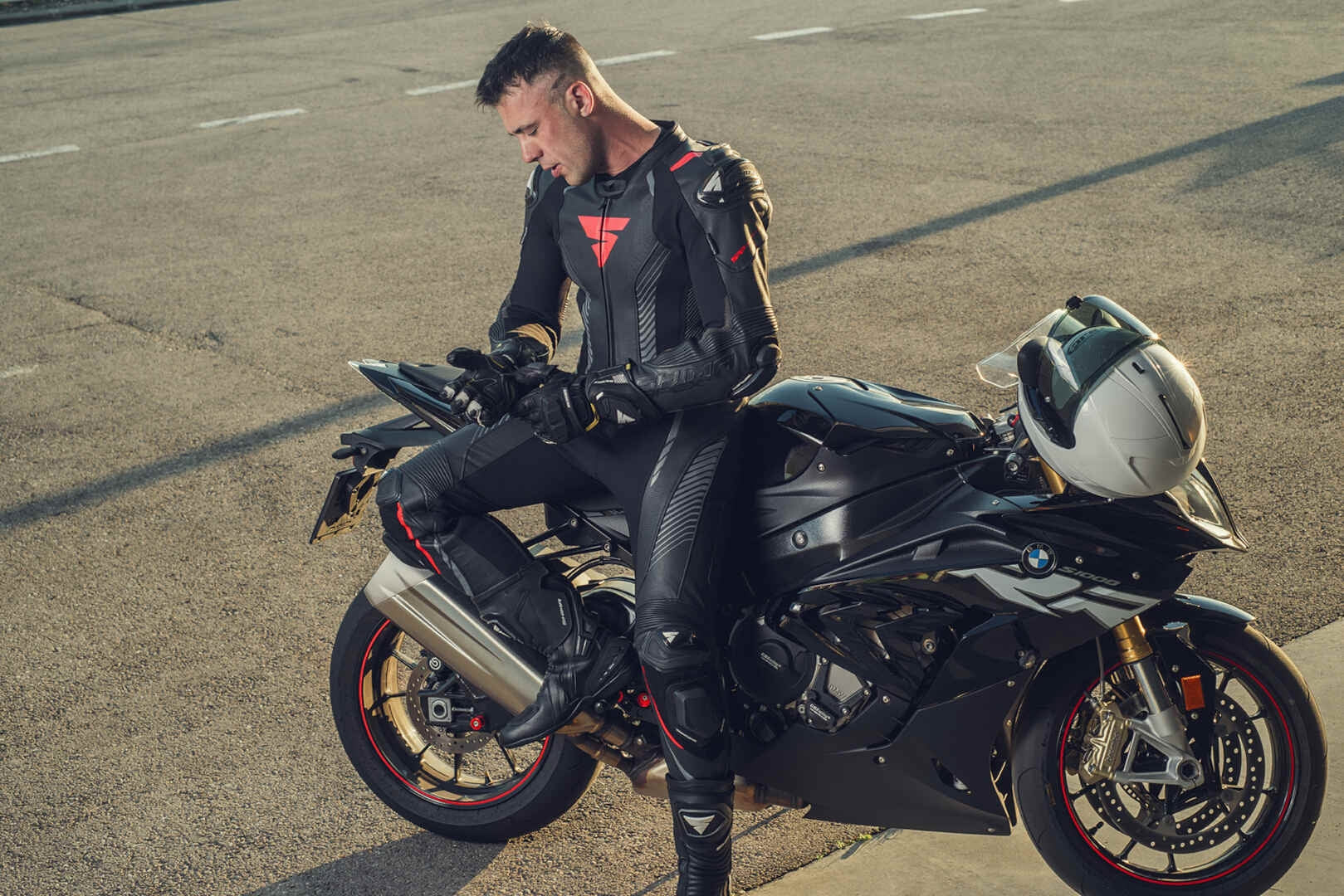 SHIMA MONO APEX RS 1PCS BLACK/RED - SECURTEX MOTOR S.L (t/a MaximoMoto)