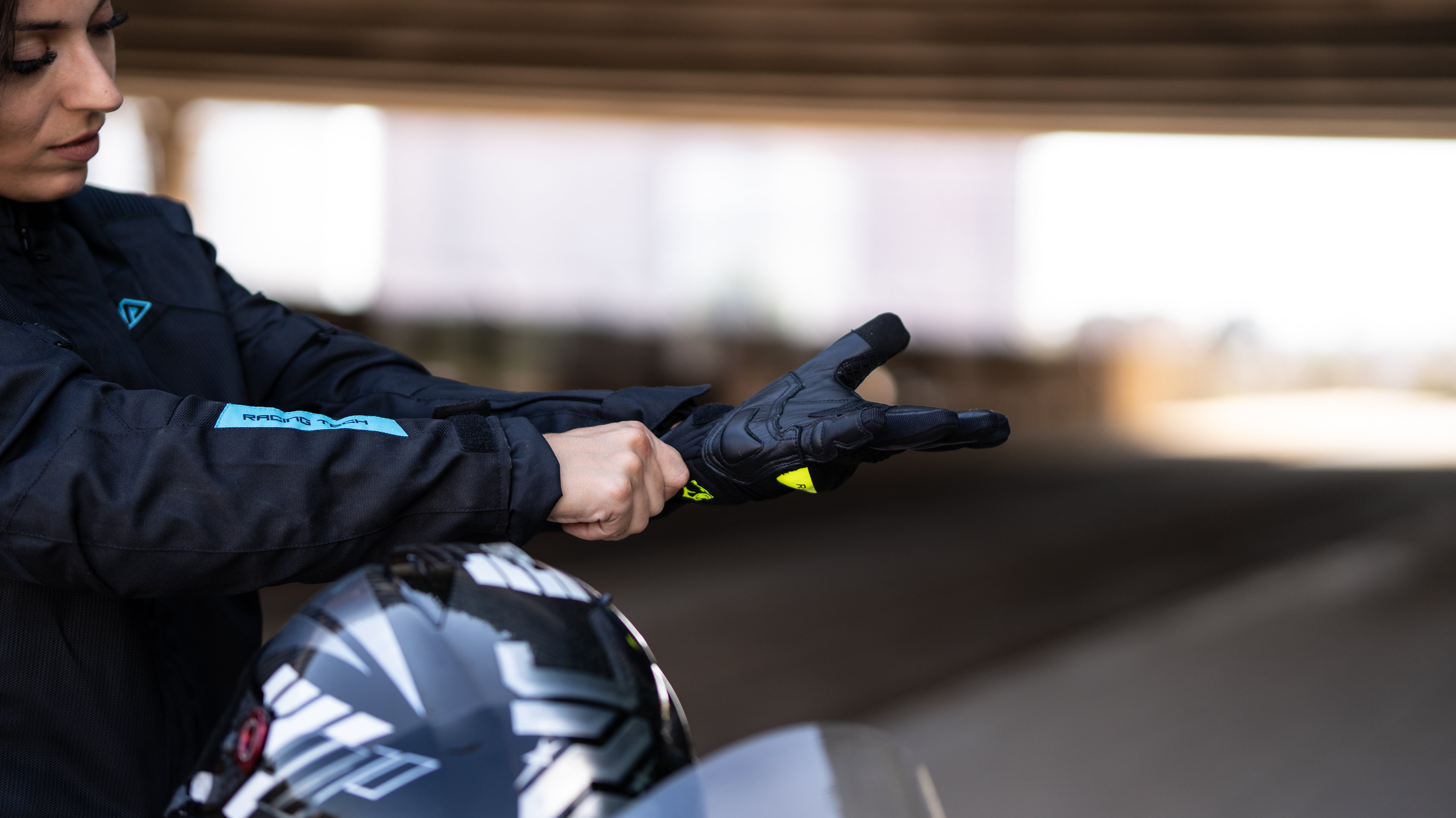 Shua Gravity Mesh Lady Motorcycle Jacket Black/Turquesa