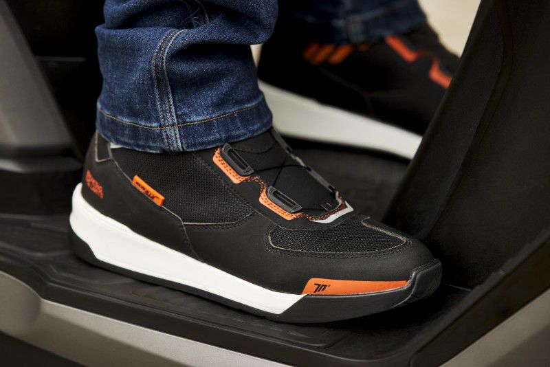 SEVENTY DEGREES SD-BC10 BOTAS  NEGRO NARANJA